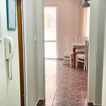 алекс 4 Apartment